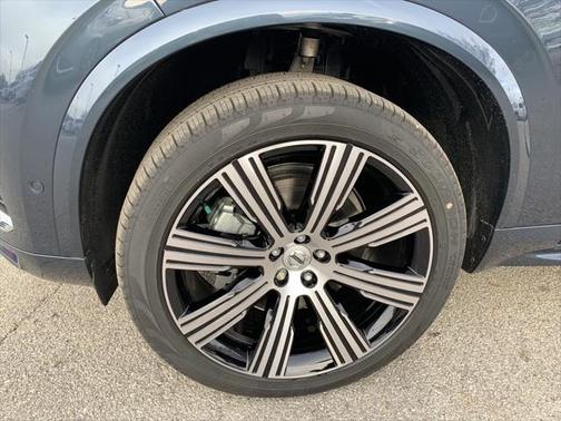 2025 Volvo XC90 B6 Plus 7-Seater