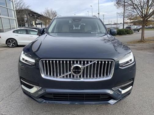 2025 Volvo XC90 B6 Plus 7-Seater
