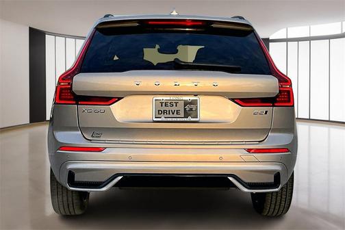 2026 Volvo XC60 B5 Plus