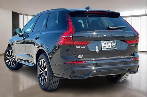 2025 Volvo XC60 B5 Core