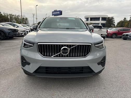 2025 Volvo XC40 Plus Bright Theme