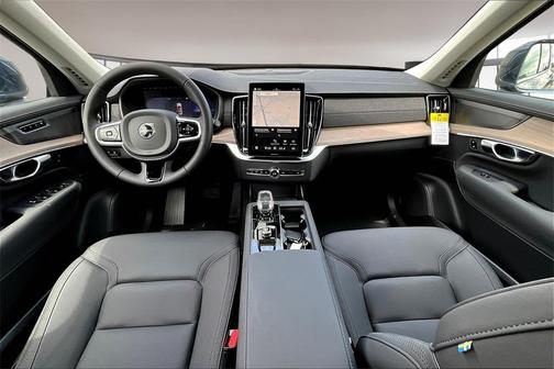 2026 Volvo XC90 Plug-In Hybrid T8 Plus 7-Seater