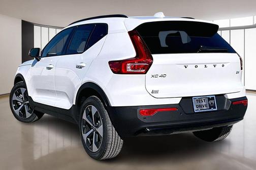 Crystal White 2026 Volvo XC40 Plus, B4 FWD Gas (mild hybrid), Dark