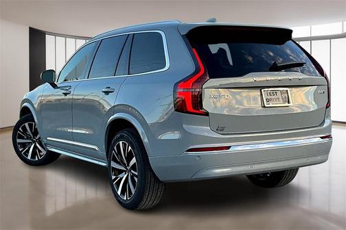 2026 Volvo XC90 B5 Core