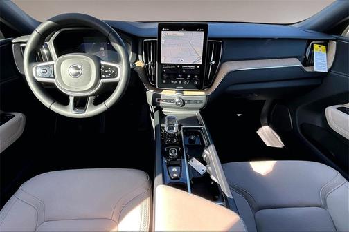 2026 Volvo XC60 B5 Core