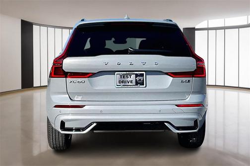 2026 Volvo XC60 B5 Core
