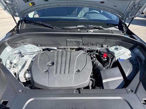 2025 Volvo XC90 B5 Plus 7-Seater
