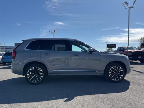 2025 Volvo XC90 B5 Plus 7-Seater
