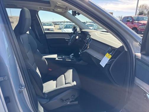 2025 Volvo XC90 B5 Plus 7-Seater