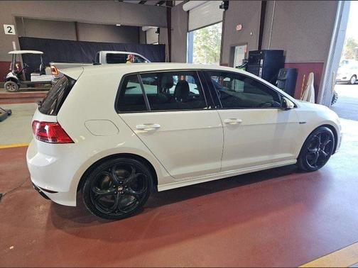 2017 Volkswagen Golf R 2.0T DSG