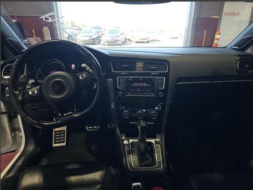 2017 Volkswagen Golf R 2.0T DSG