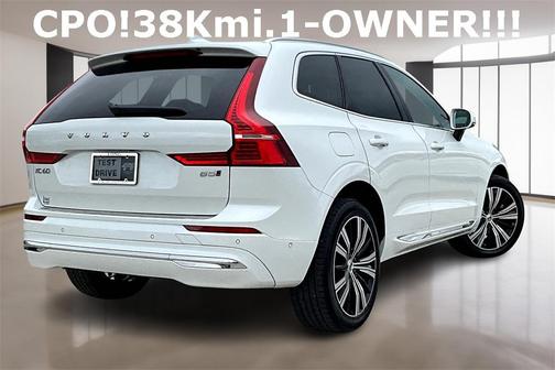 2023 Volvo XC60 B5 Plus Bright Theme