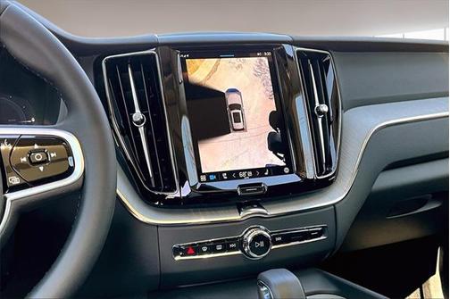 2025 Volvo XC60 Plug-In Hybrid T8 Plus