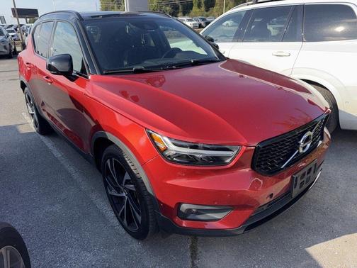 2019 Volvo XC40 T5 R-Design