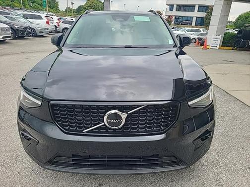 2025 Volvo XC40 Plus Dark Theme