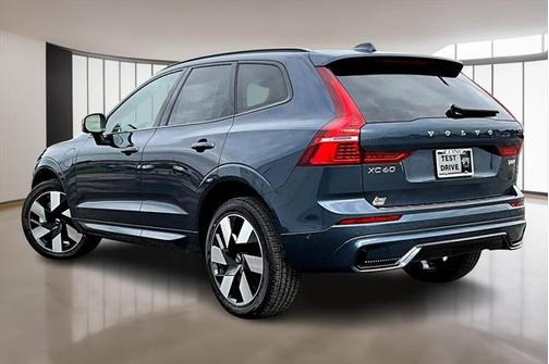 2025 Volvo XC60 Plug-In Hybrid T8 Plus