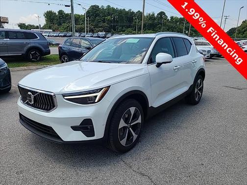 2025 Volvo XC40 Plus Bright Theme