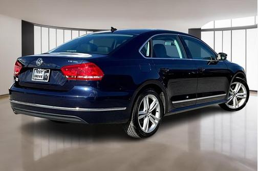 2015 Volkswagen Passat 1.8T Auto SEL Premium