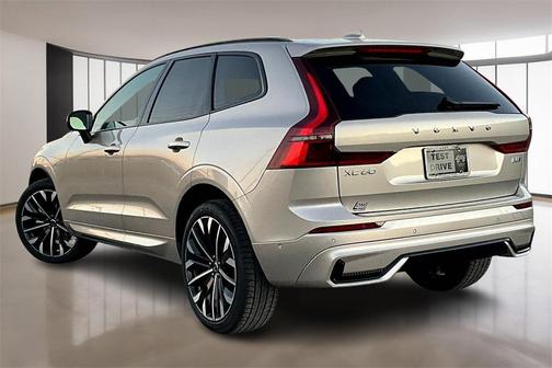 2026 Volvo XC60 B5 Ultra