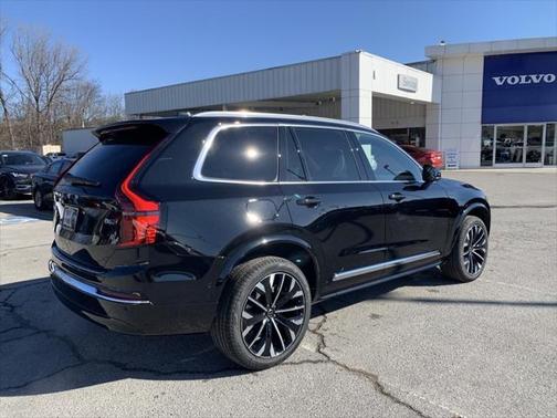 2025 Volvo XC90 B6 Ultra