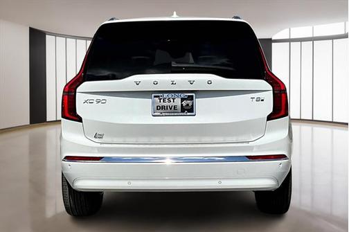 2025 Volvo XC90 Plug-In Hybrid T8 Plus 7-Seater