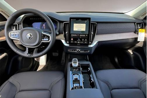 2025 Volvo XC90 Plug-In Hybrid T8 Plus 7-Seater