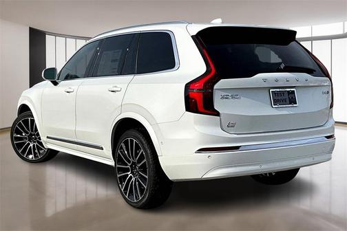 2026 Volvo XC90 B6 Plus 6-Seater
