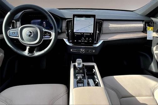 2026 Volvo XC90 B6 Plus 6-Seater