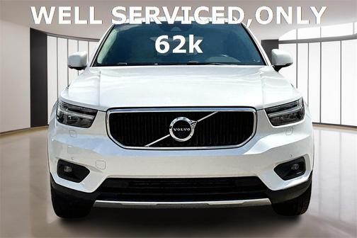 2021 Volvo XC40 T5 Momentum