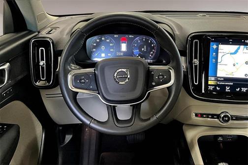 2021 Volvo XC40 T5 Momentum