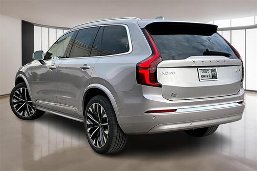 2026 Volvo XC90 B5 Plus 6-Seater