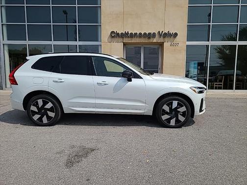 2025 Volvo XC60 Plug-In Hybrid Plus