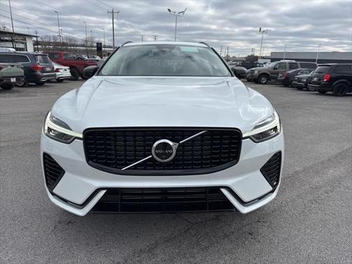 2025 Volvo XC60 Plug-In Hybrid T8 Plus