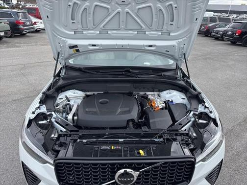 2025 Volvo XC60 Plug-In Hybrid T8 Plus