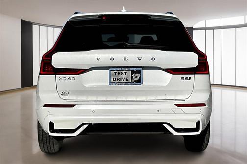 2026 Volvo XC60 B5 Plus
