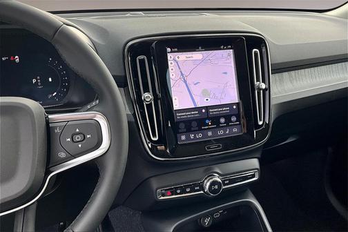 2026 Volvo XC40 B4 Plus