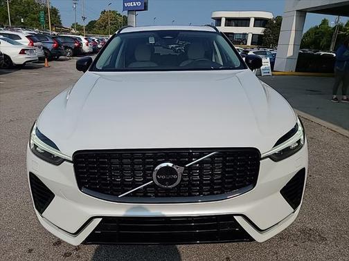 2025 Volvo XC60 Plug-In Hybrid T8 Plus