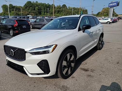 2025 Volvo XC60 Plug-In Hybrid T8 Plus
