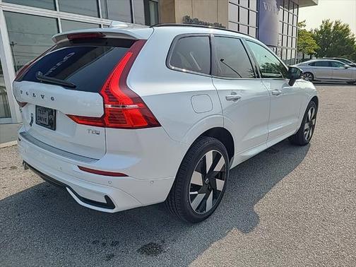 2025 Volvo XC60 Plug-In Hybrid T8 Plus