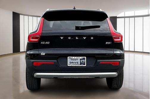 2025 Volvo XC40 B5 Plus Bright Theme