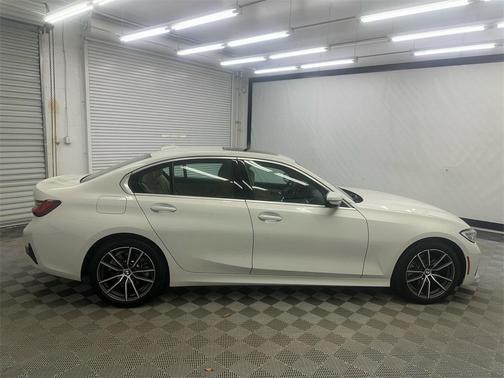 2022 BMW 330 330i