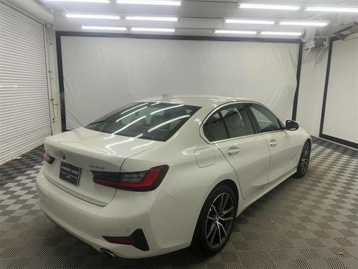 2022 BMW 330 330i