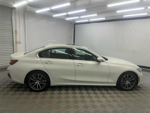 2022 BMW 330 330i