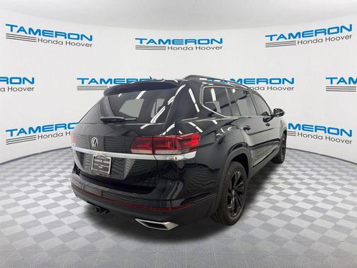 Deep Black Pearl 2022 Volkswagen Atlas 3.6L SE w/Technology
