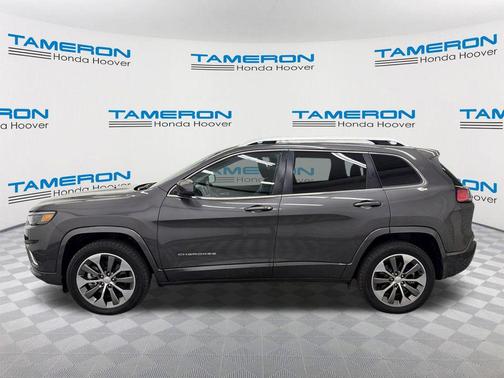 Granite Crystal Metallic Clearcoat 2019 Jeep Cherokee Overland