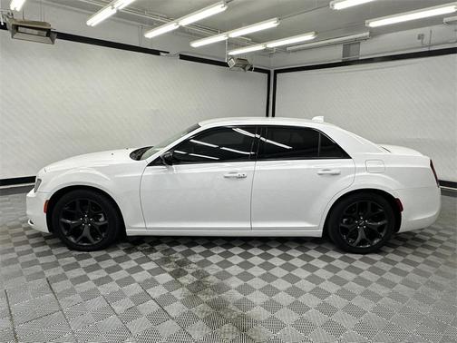2022 Chrysler 300 Touring