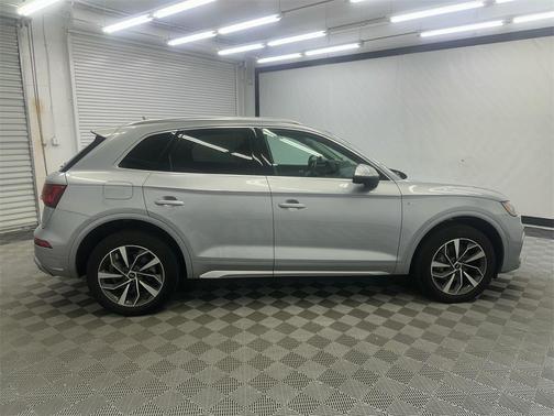2023 Audi Q5 45 S line Premium Plus