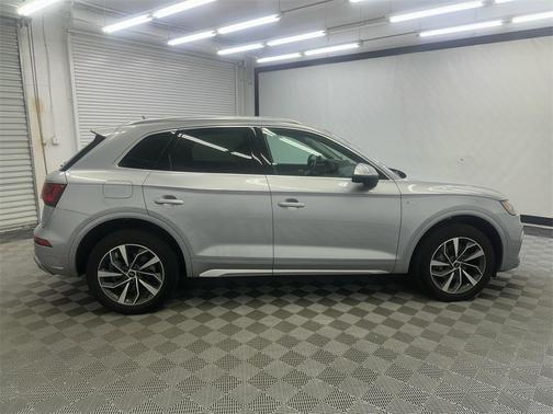 2023 Audi Q5 45 S line Premium Plus