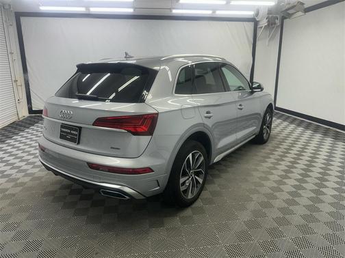 2023 Audi Q5 45 S line Premium Plus