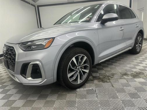 2023 Audi Q5 45 S line Premium Plus